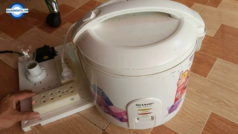 lỗi cắm điện nhưng đèn không sáng