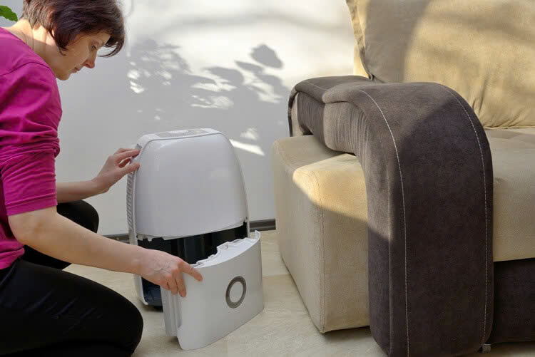 Hướng dẫn chi tiết cách khắc phục máy hút ẩm bị đóng băng tại nhà
