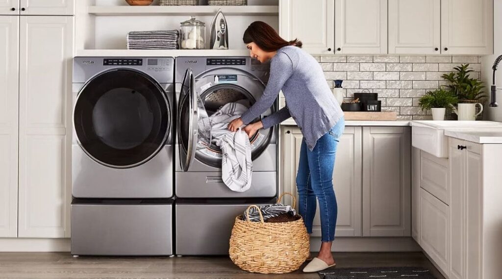 Cách khắc phục tình trạng máy sấy quần áo có mùi khét