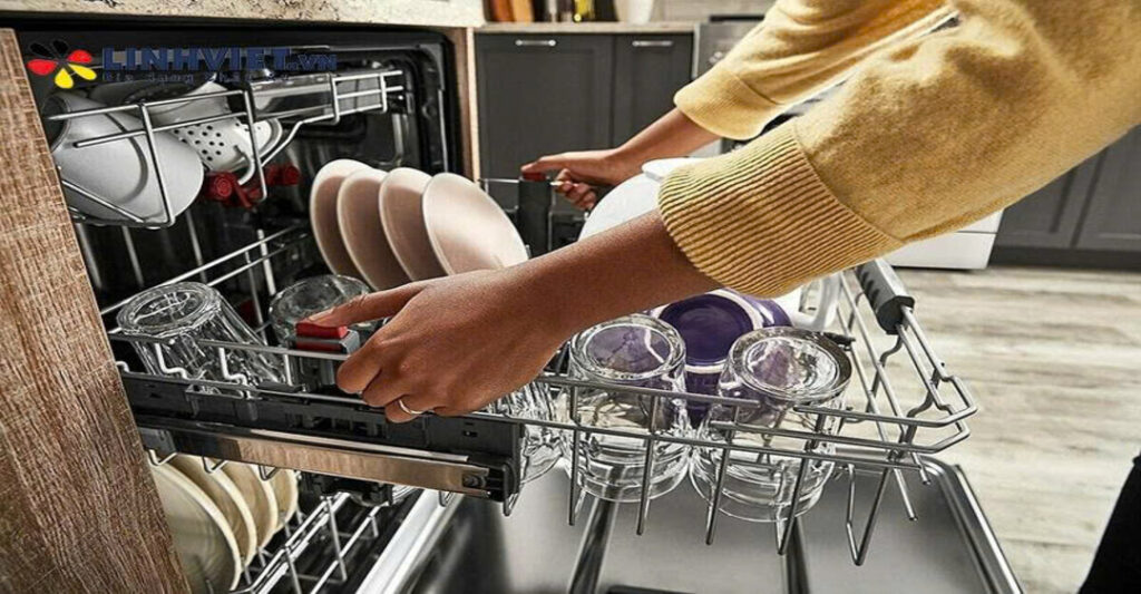 Lưu ý khi sử dụng để tránh lỗi cửa máy rửa bát