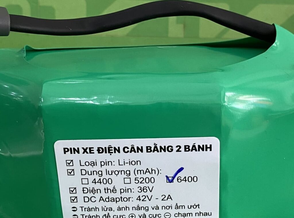  Pin bị phồng, bốc mùi lạ hoặc chảy nước