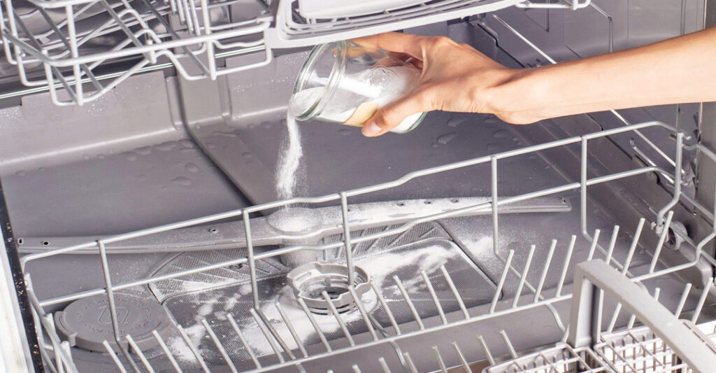 Bao lâu nên vệ sinh máy rửa bát
