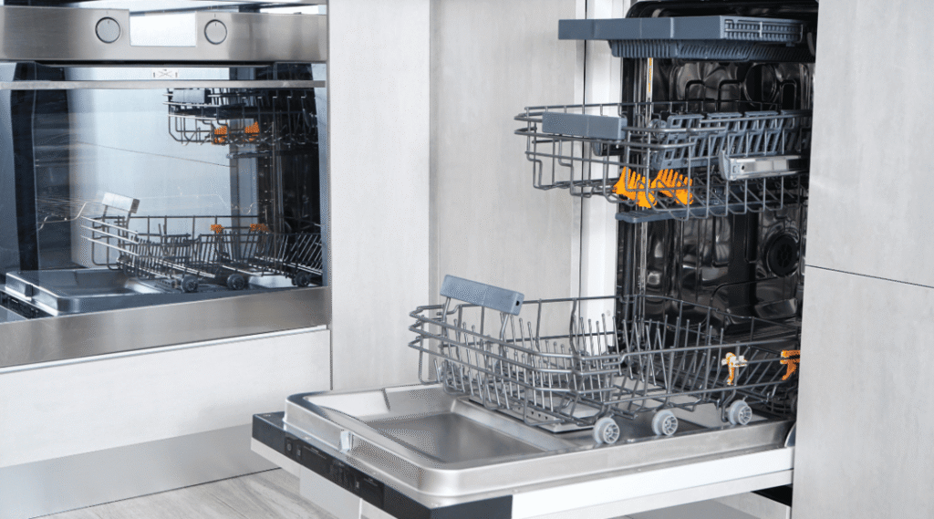 Giữ máy rửa bát luôn khô thoáng sau mỗi lần sử dụng