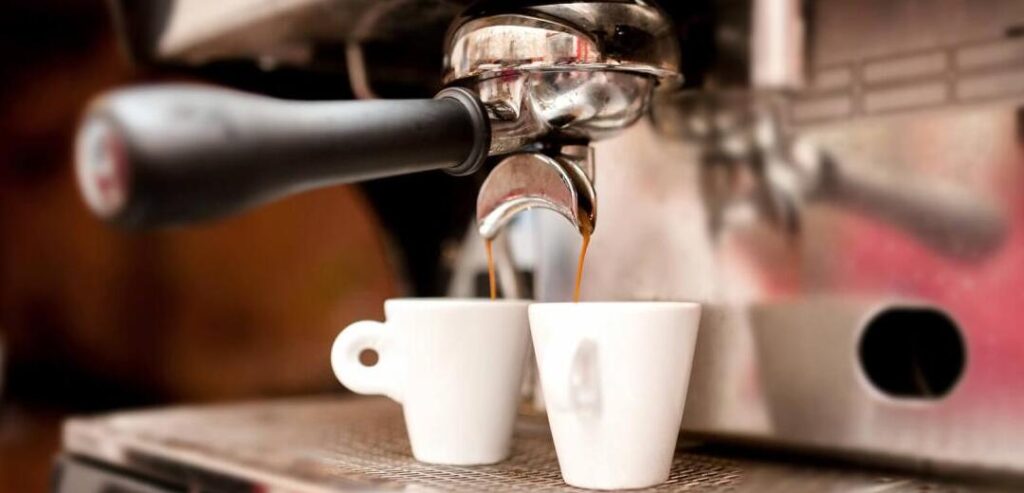 Cách khắc phục máy pha cà phê có mùi khét khi sử dụng máy pha cà phê