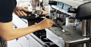 Cách vệ sinh máy pha cà phê