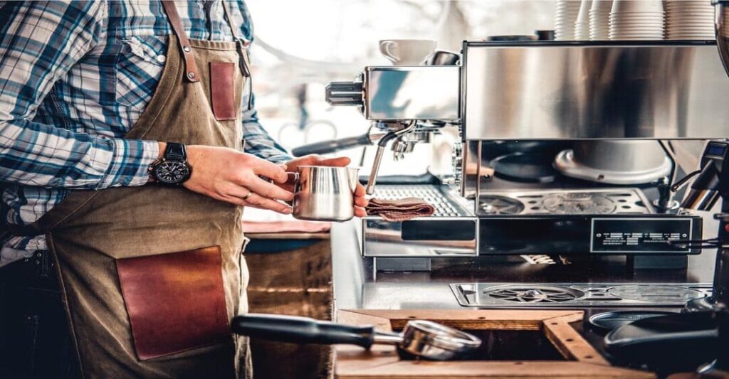 Có thể sử dụng giấm để vệ sinh máy pha cà phê không