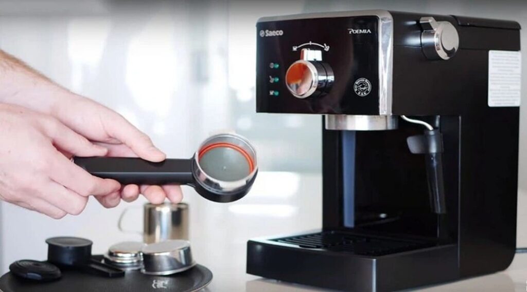 Dấu hiệu nhận biết máy pha cà phê bị chập điện