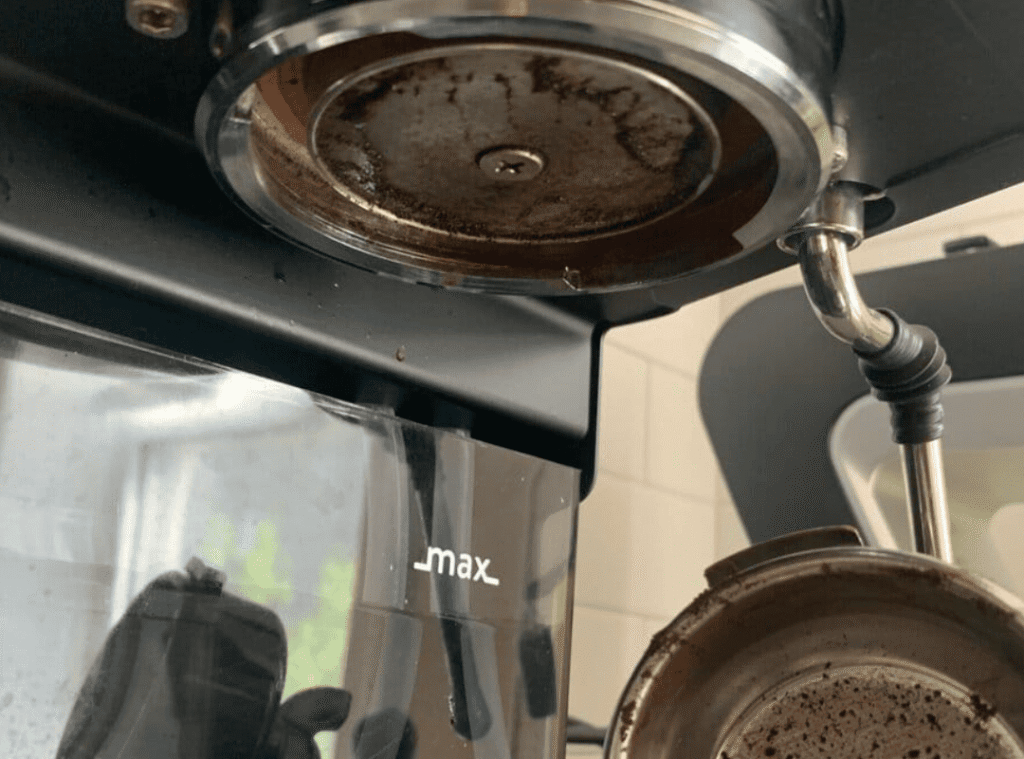 Dấu hiệu nhận biết máy pha cà phê cần tẩy cặn