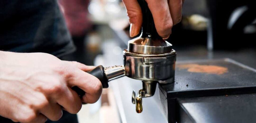 Lựa chọn máy pha cà phê phù hợp để tránh lỗi cháy khét