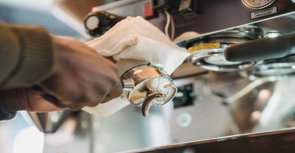 Mẹo ngăn ngừa máy pha cà phê bị nghẹt