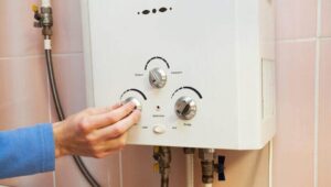 máy nước nóng không lên nguồn