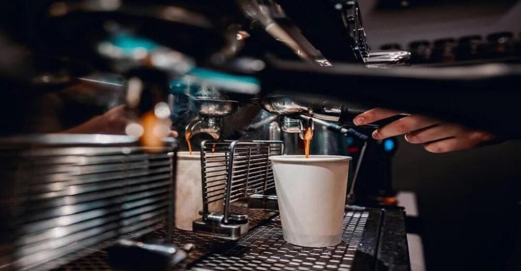 máy pha cà phê chảy chậm