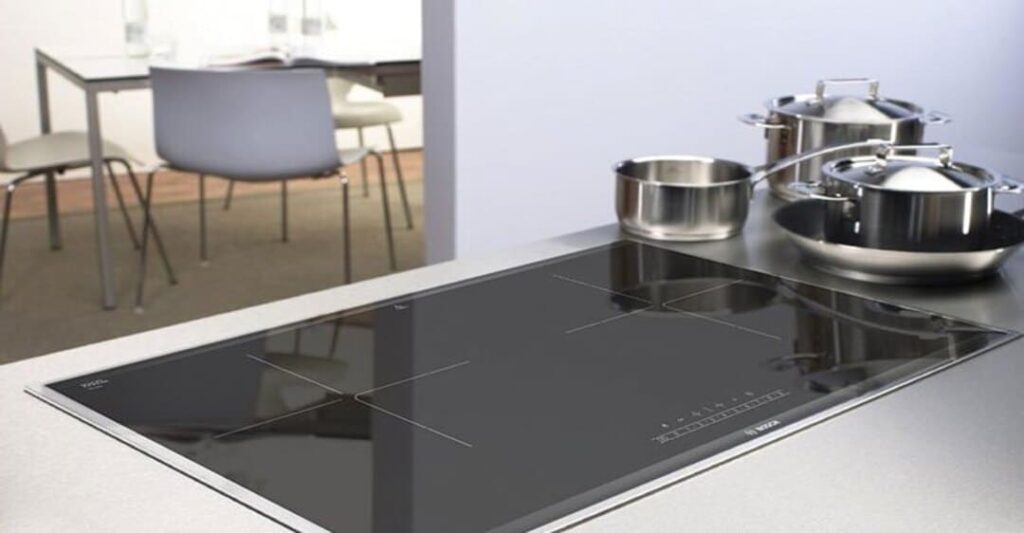 Cách phòng tránh lỗi bếp từ bị liệt nút bấm