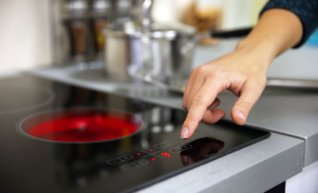 Hướng dẫn chi tiết khắc phục lỗi F2 trên bếp từ ngay tại nhà