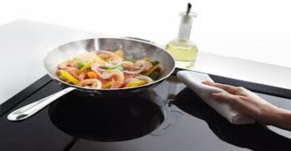 Vệ sinh bếp từ đúng cách để tăng tuổi thọ