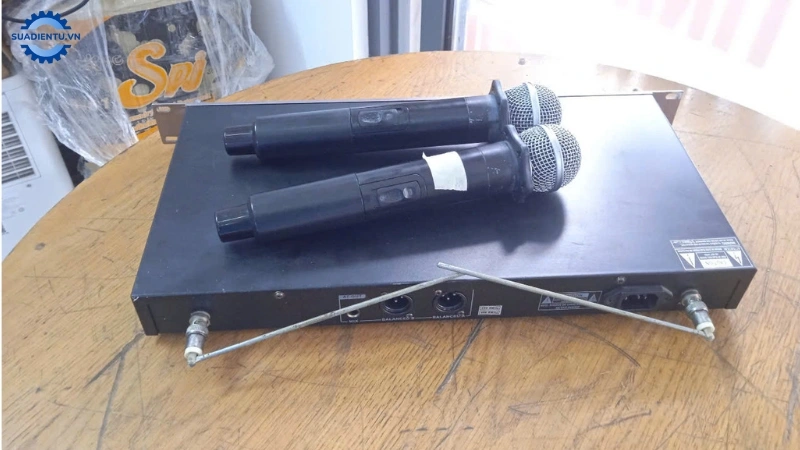 Sửa Điện Tử chuyên sửa chữa các loại micro phổ biến