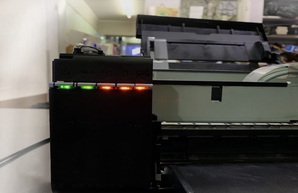 máy in báo lỗi đèn