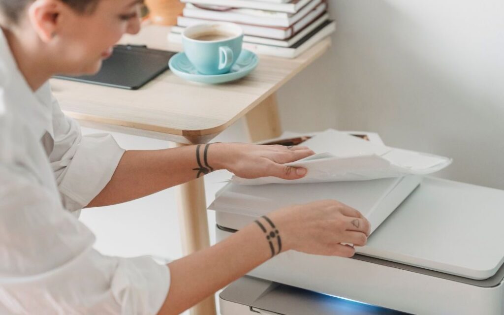 nguyên nhân khiến máy in in ra bản mờ ở một phía